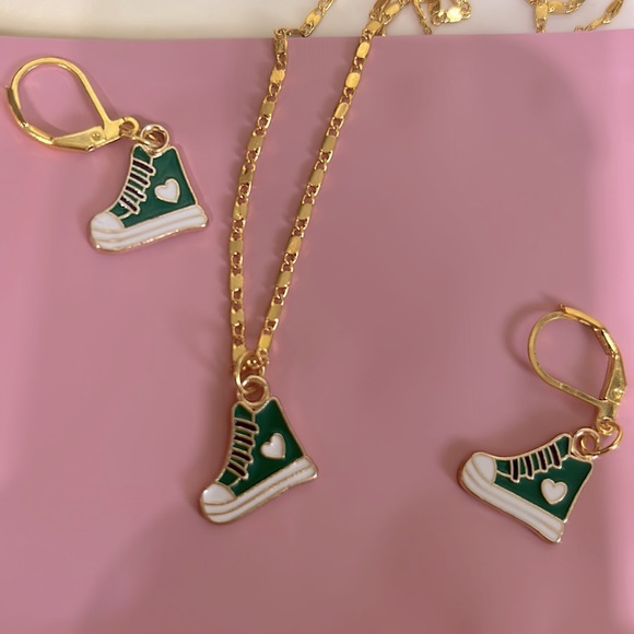 NWT Handmade Chain / Earrings Alloy Sneaker Set High-tops stylish get a pair - Picture 2 of 3